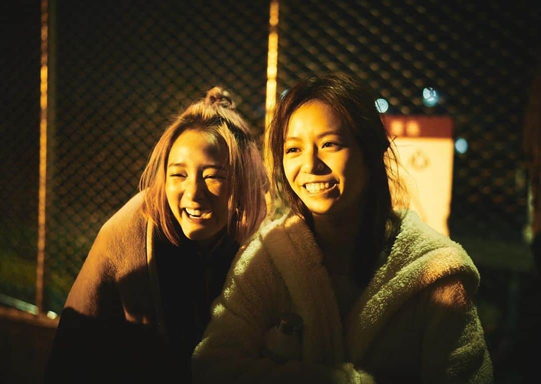 ジングルワンのインスタグラム：「： 好吧，搶不贏阿綸，只好跟妳做閨蜜惹o(≧v≦)o  P.S 我的的臉是肉包包嗎」