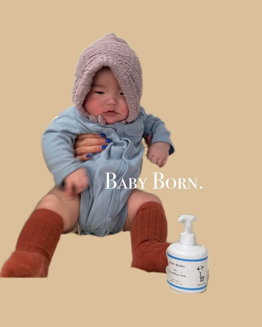 堀舞紀のインスタグラム：「🧴🧼 . . . 大人も子供もカサカサの季節。 #et_O もほっぺがカサカサしているので、 "BABY BORN"の大容量クリームを使っています🌼 . . 天然成分由来でできているこのローションは乾燥肌や肌荒れ用☝🏾サラサラ〜っと伸びが良いので赤ちゃんも嫌がらずにスルスルとぬれて使いやすいです😏 . . たっぷり300ml入りだからcannyOと私もお風呂あがりに🌼 なにせポンプ式だから子供の手でも出しやすい！！急いでる母ちゃんにも使いやすい！！😂 . . 二重構造なので最後まで使い切れるのもホジホジしなくてすむからイケてるポイント！ . . 赤ちゃん用👶🏽...といぅより、みんなで色々使える用！に選びがちな4人家族アルアル？？？ . . #ベビーボーン #ベビースキンケア #赤ちゃん肌荒れ #ベビーローション #ミルクローション #親子で使える #mother_inc #mishiilist #pr」