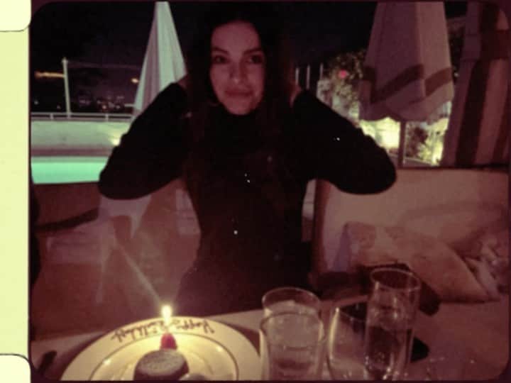 ジェイミー・キングのインスタグラム：「Happy Birthday baby. I love you so much. So thankful you were born. Love you forever Oxford. Comma.」