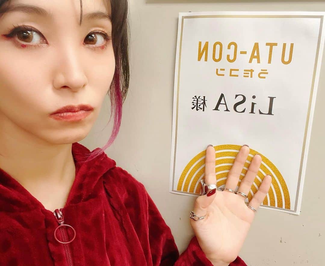 のインスタグラム：「さむい🥶きんちょする🤯よろしくお願いします🥶🤯  RT 【TV】本日11/30（火）19:57-20:42にNHK総合にて放送の番組「うたコン」にLiSAが出演します。テレビアニメ「鬼滅の刃」無限列車編オープニングテーマ「明け星」を披露します。 nhk.or.jp/music/utacon/4…  #LiSA #明け星 #鬼滅の刃 #うたコン」