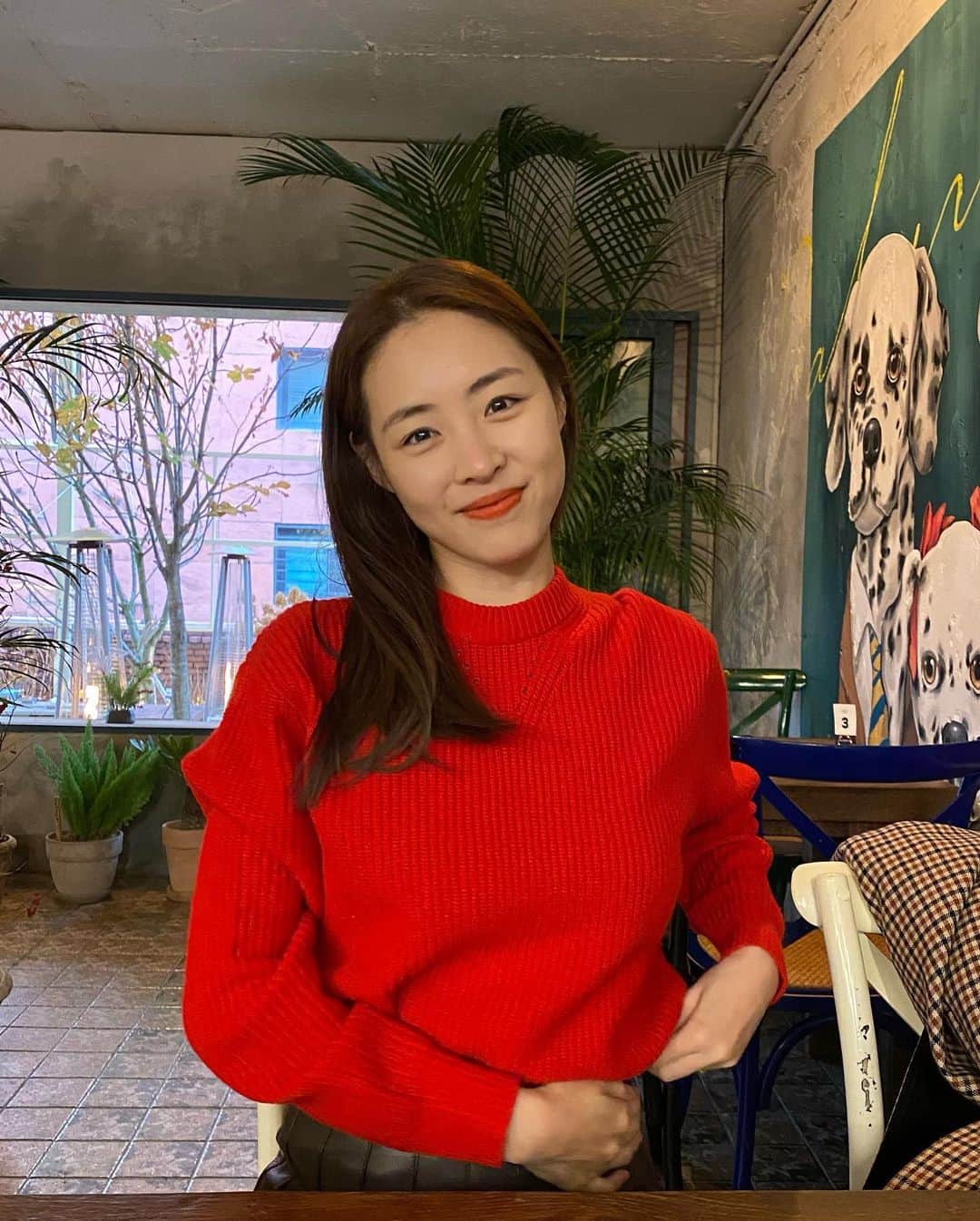 イ・ヨニのインスタグラム：「오랜만에 @haase428 언니랑 4시간넘게 폭풍수다. 일상☕️」