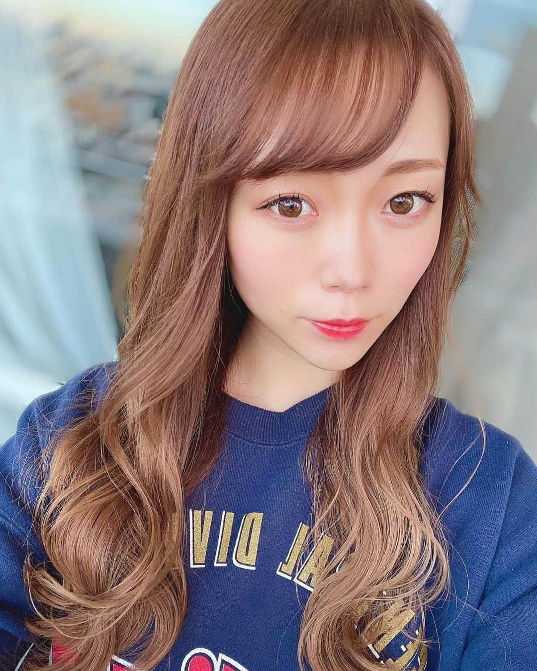 新垣由奈のインスタグラム：「* * 11月最終日だーー！！！！！ 20日に無事に⁈またひとつ歳を重ねました٩( ᐛ )و お祝いメッセージありがとうございました！ 19歳ってことにさせてくださいっ💖（笑） * 今年も残りわずか。 ラスト一ヶ月がんばりましょーう💪💪💪 * #グラビア #アイドル #グラビアアイドル #タレント #女優 #自拍 #自拍照 #模特 #粉我 #跟着我 #gravure #gravureidol #idol #japanesegirl #japaneseidol #instagravure #instalike #japan #tokyo #11月生まれ」