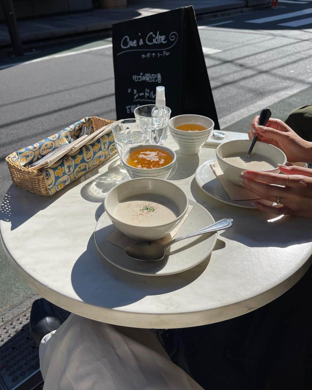 伊原葵さんのインスタグラム写真 - (伊原葵Instagram)「🇫🇷🍴✨  いつかフランスでガレットが食べたいな🤤 綺麗な手はさやさん♡(マネージャーさん)」11月30日 18時52分 - aoi186