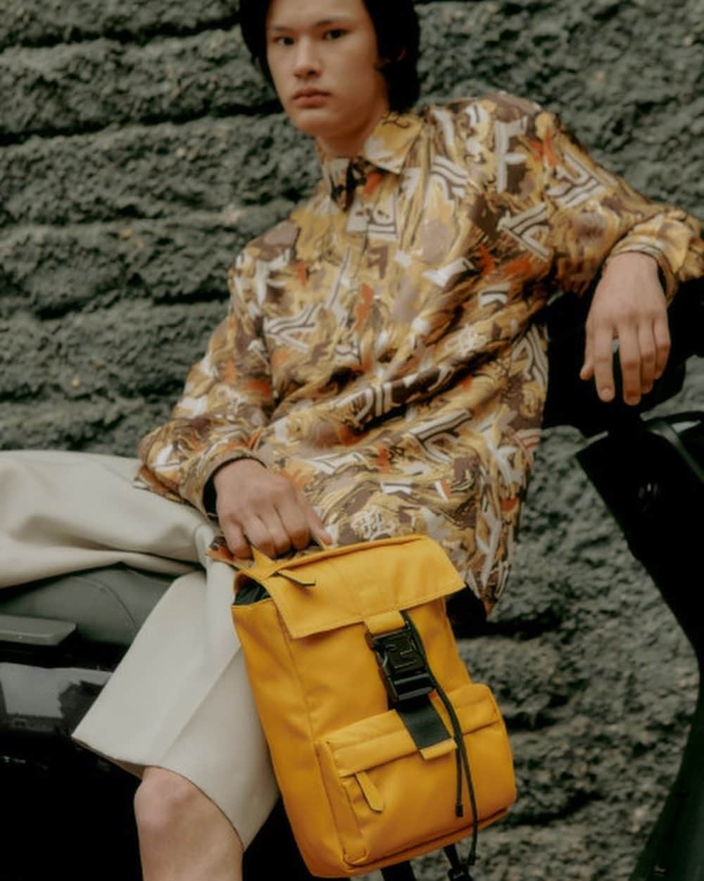 Fashion Headlineのインスタグラム：「フェンディが現代の忙しく飛び回る男性のためにデザインされた新作バックパックを発表  詳しくは @fashionheadlinejpn」