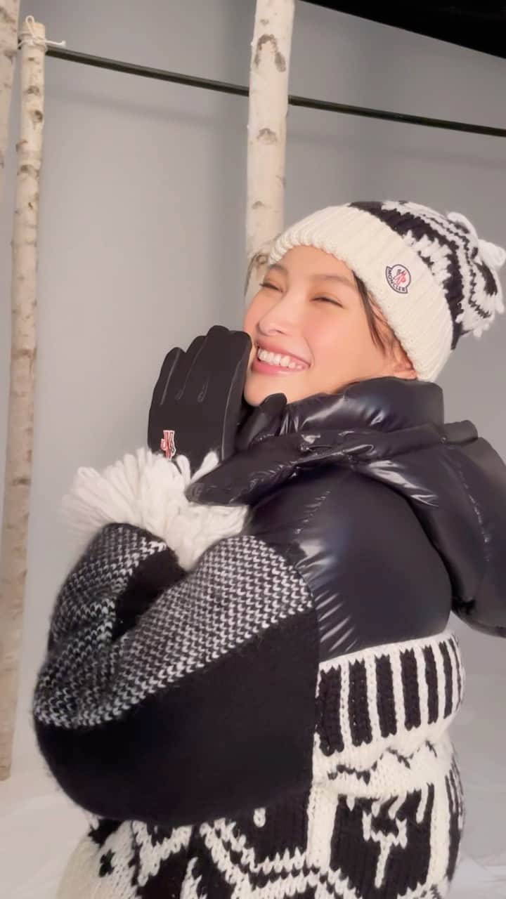 大政絢のインスタグラム：「@precious.jp  12月号❄️  雪の世界に迷い込み☃️ 楽しい撮影でした！紙面ではどんな写真になってるのか是非見てほしい❄️」