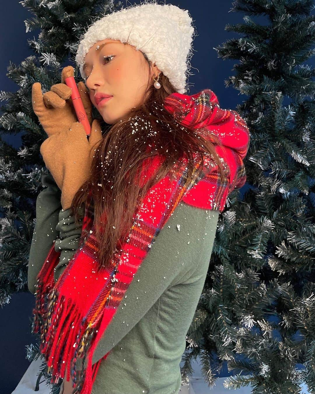 パク・ソラさんのインスタグラム写真 - (パク・ソラInstagram)「흰눈사이로☃️ #3ce🤍」11月30日 22時01分 - sora_pppp