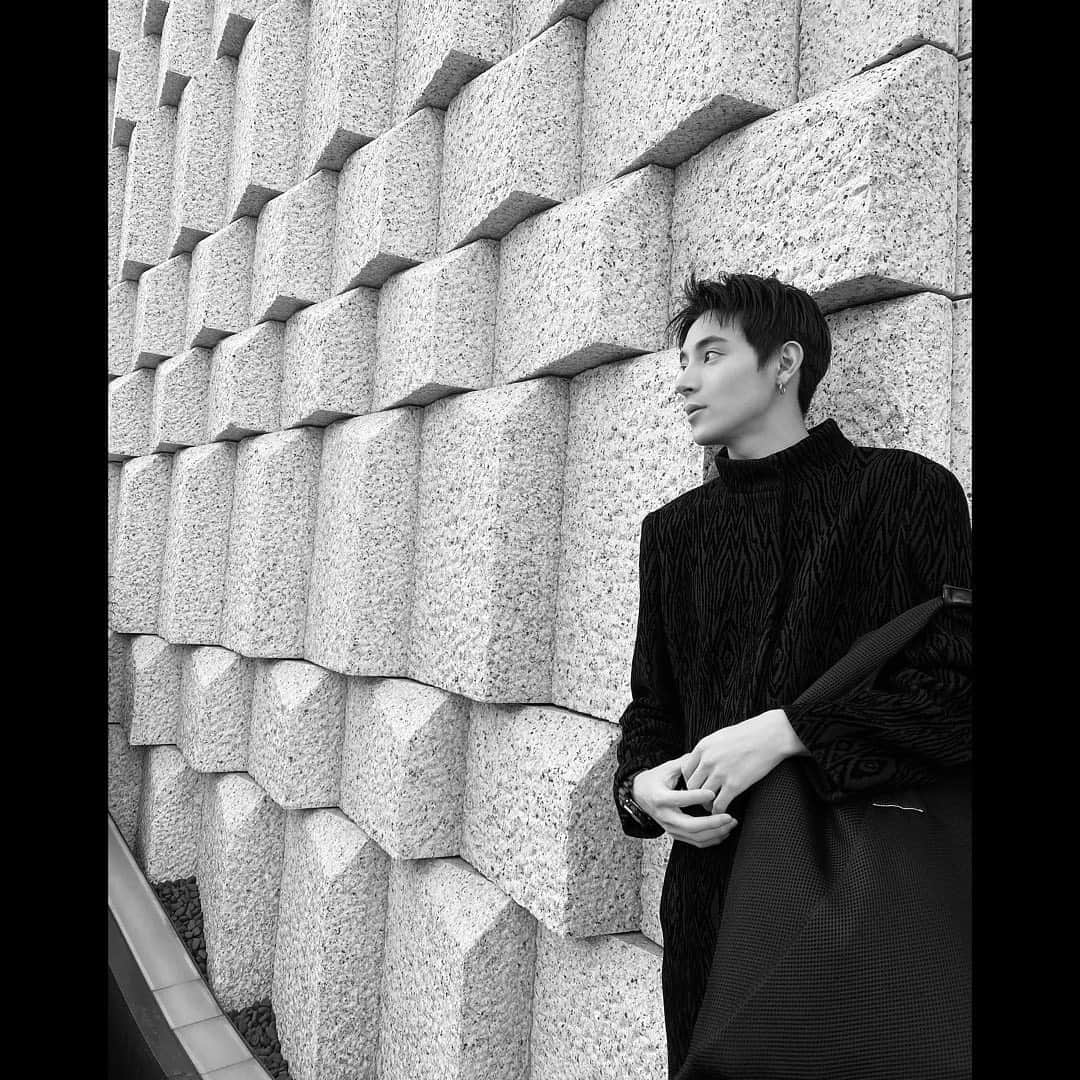 高橋龍之介のインスタグラム：「🏢🧍🏻x2」