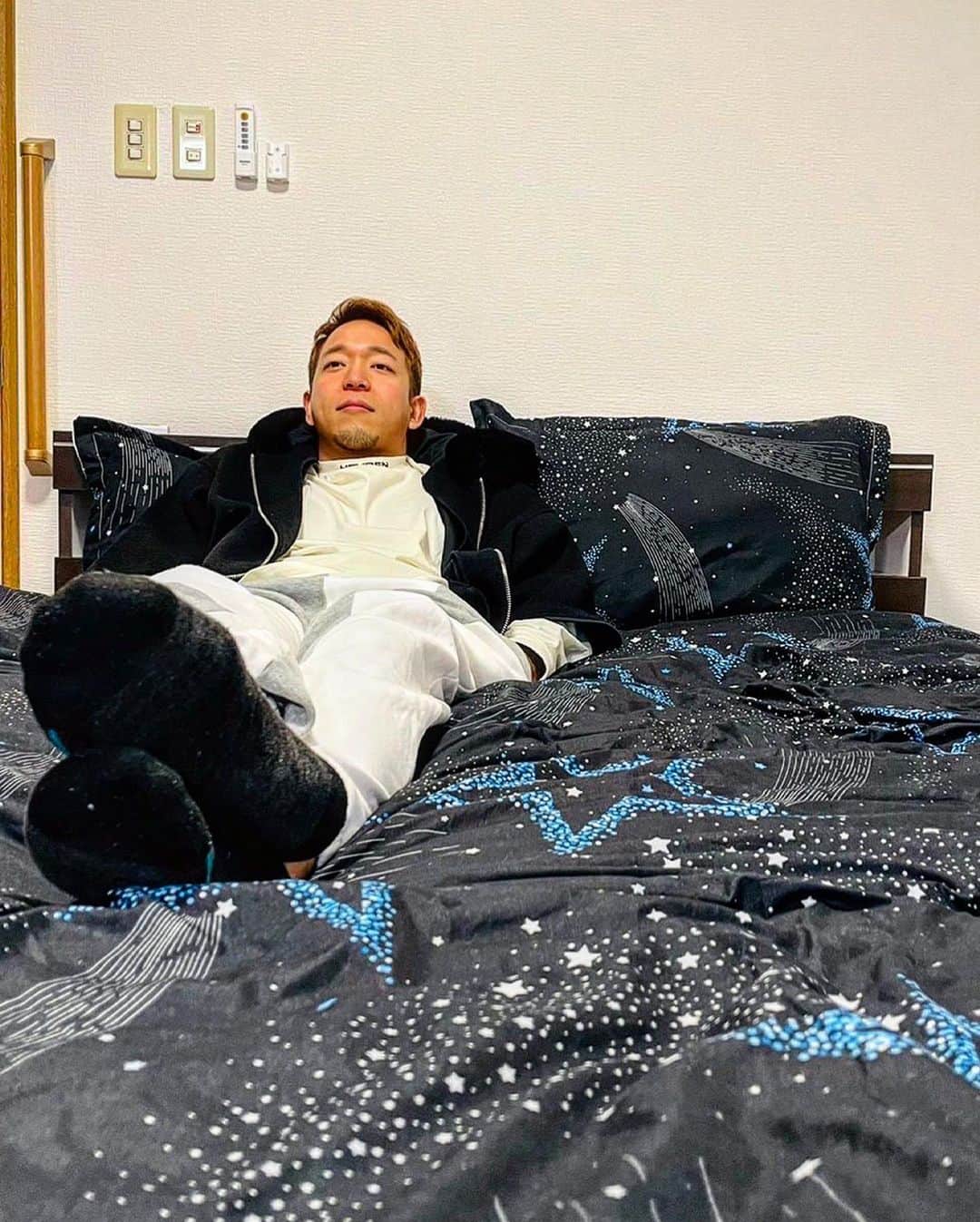 ☆SH!NR!☆のインスタグラム：「北海道旅行編ラスト！ そろそろ旅行して自然浴びなあかんわ俺😵  宿泊施設名 stay in  otaru 住所 小樽市稲穂2丁目3-10 一泊の料金 10000円~ お問い合わせ先 011-826-3460」