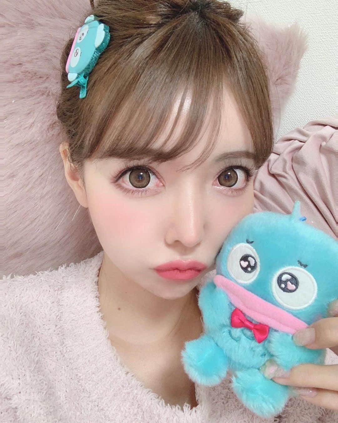 のインスタグラム：「今日から12月ですね 今年もあと１ヶ月…早すぎる🥺💓  泣いても笑っても 時間は過ぎていくので 一日一日を大切にしなきゃだ✌️  #ハンギョドン#ハンギョドングッズ#ハンギョドン推し#推しのいる生活#推しが尊い#推ししか勝たん」
