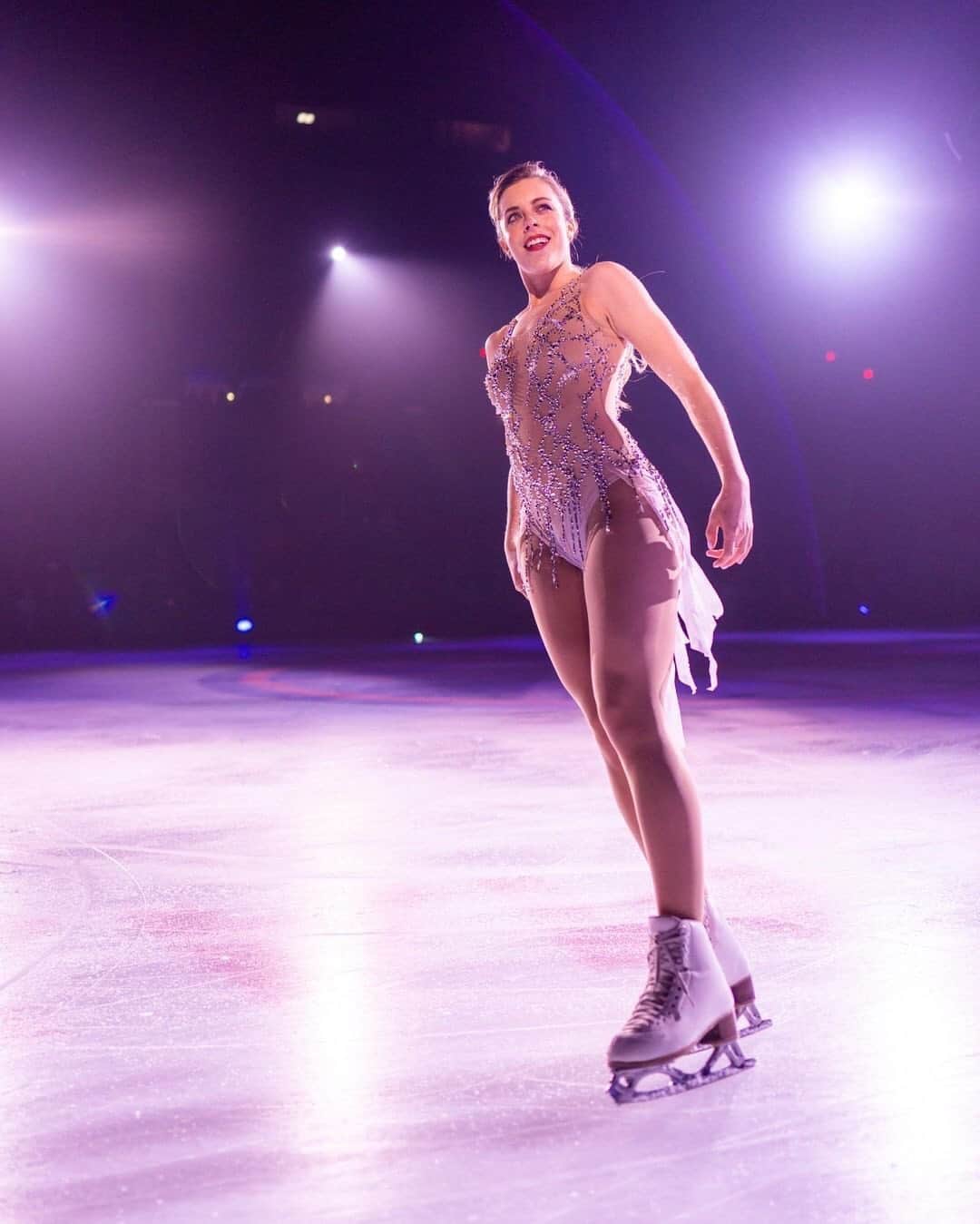アシュリー・ワグナーのインスタグラム：「Moment of appreciation for talents like @oniceperspectives who give you and I both access to what joy looks like 🥰 Excited (and nervous) to get back center ice in front of you all 💕」