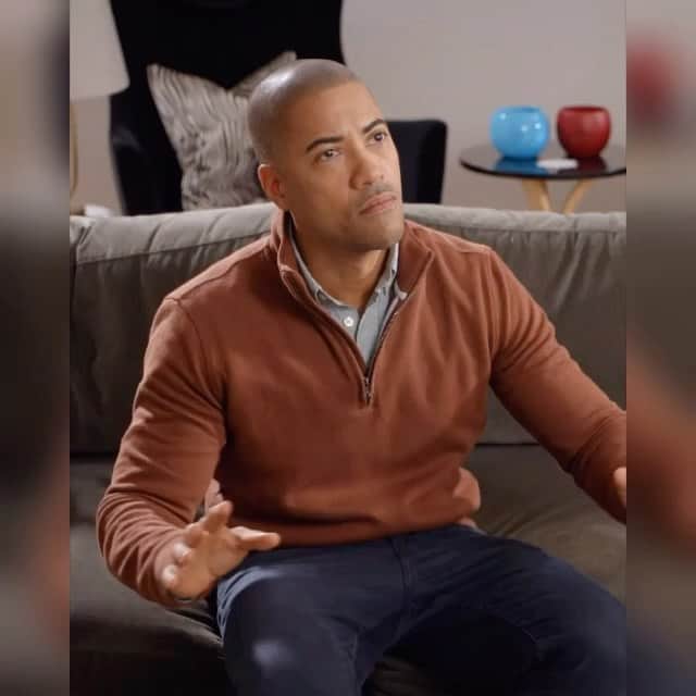 ケシア・ナイト・プリアムのインスタグラム：「It’s that time again… Christmas Movies!!! A Chestnut Family Christmas is on @owntv NOW!!!! #LookAtMySexyHusband」