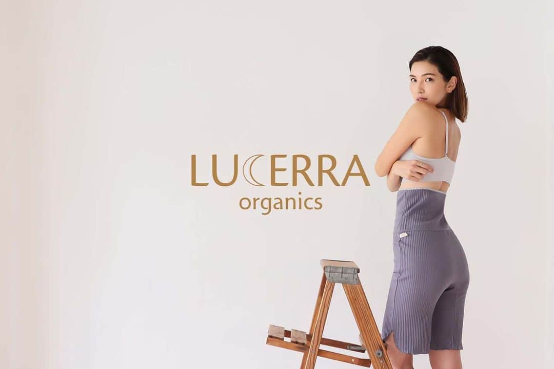 来夏のインスタグラム：「🌜LUCERRA organics オーガニックコットン ナイトショーツ  ♢ GRAYISH BLUE ♢ FREE ♢ ¥8,800(tax in)  https://lucerra.com  📣12/4 sat 12:00- 発売開始 📣12/12まで送料無料  🌙寝てる間やおうちで過ごすリラックス時間に、 冷えやすい身体の中心を包む 胸下から膝上までのロング丈の ナイトショーツ.  🌙ショーツの素材は 農場と紡績工場の特定が出来る、 追跡可能なTRUECOTTONを採用し 安心安全なオーガニックコットン.  🌙保温性や汗吸収に優れてお肌にもやさしく、 締めつけのない履き心地になるよう ゆったりとしたサイズ感にしました. ゆとりのある場合は折り返してのご着用もおすすめです. お持ちのショーツの上にインナーとしてのご使用や、 生理期、妊娠初期、産後、授乳中の冷え対策にも.  #LUCERRA #ルセラ #LUCERRAorganics #ルセラオーガニック #ナイトショーツ #ロングショーツ #冷え対策」