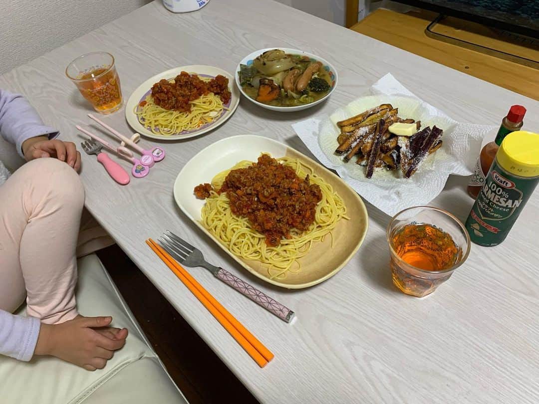 小林礼奈さんのインスタグラム写真 - (小林礼奈Instagram)「夕飯😃☀️☀️☀️ ミートソース、さつまいもスティック、ポトフでした🙆‍♀️  #こどもごはん」12月1日 13時35分 - kobayashi_ayana0218