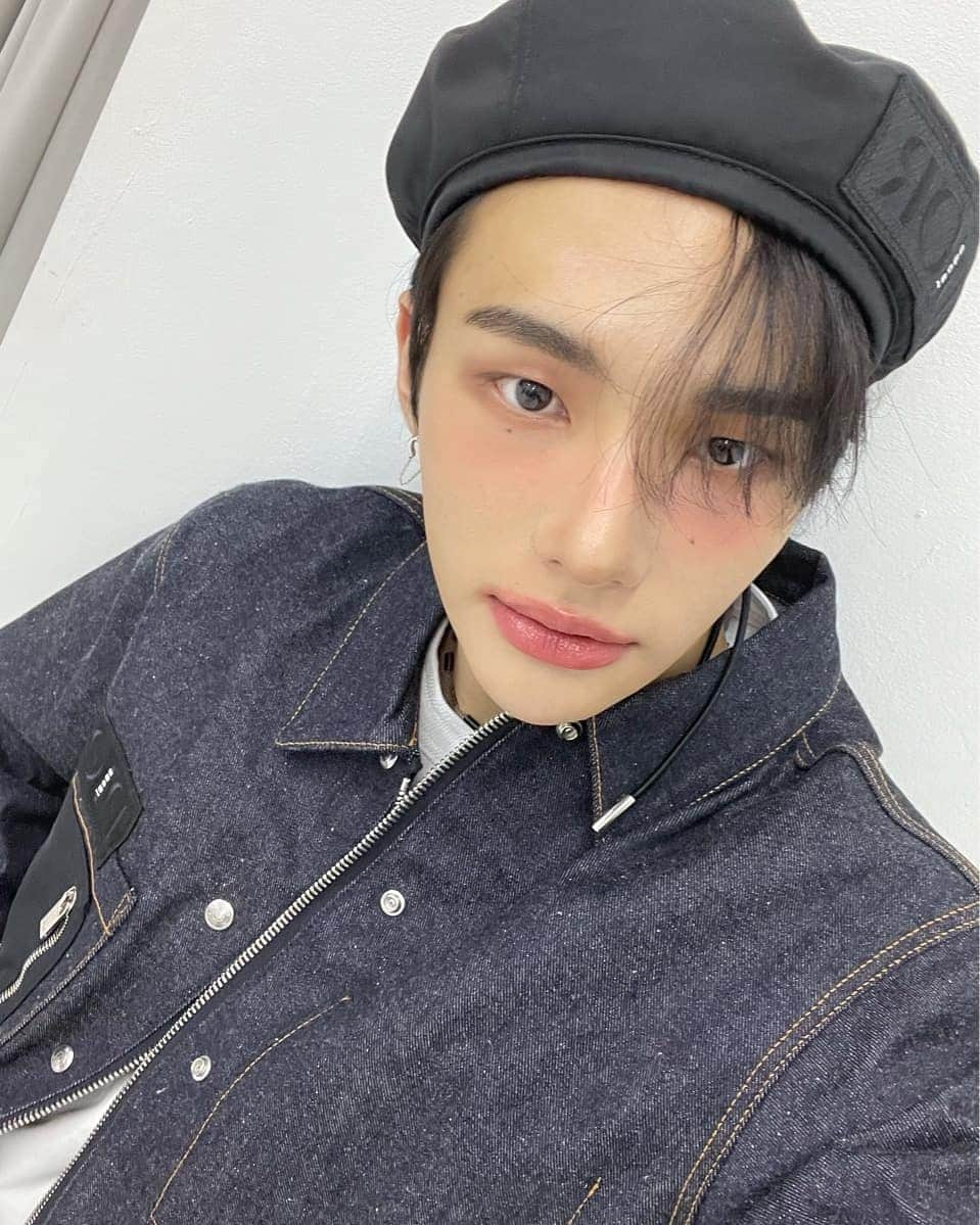 Stray Kidsさんのインスタグラム写真 - (Stray KidsInstagram)「😜 #straykids #lovestay」12月1日 14時02分 - realstraykids