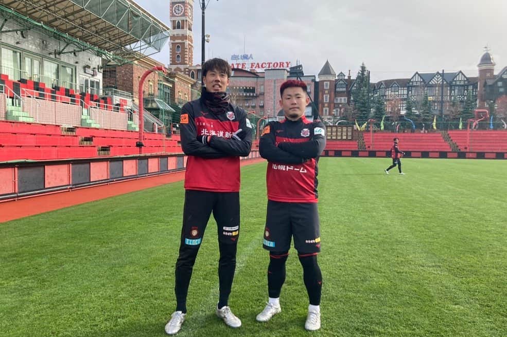 菅大輝のインスタグラム：「今シーズンも残り1試合ですが…  今シーズンから　@mizuno_football_jp 様にお世話になっております🙇‍♂️  履き心地、最高です😎 これからも宜しくお願いします！！  今シーズンラスト1試合、皆さん応援宜しくお願いします🙇‍♂️  　  #北海道コンサドーレ札幌   #MIZUNO    # @mizuno_football_jp   # @mizunofootballofficial   #これから宜しくお願いします」