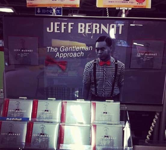 Jeff Bernatさんのインスタグラム写真 - (Jeff BernatInstagram)「10 years ago today I released my debut album called The Gentleman Approach. I was 21 years old, a college dropout and had just quit my job at Wells Fargo. I was that broke, struggling artist. Little did I know that this album would change my life forever. Thank you @thisisjbird for producing me a classic and thank you to everyone involved in making this album come to life. I am forever blessed because of you all. With that being said, The Gentleman Approach (Unplugged Album) dropping in January.  Glory to God always 🙏🏽」12月1日 14時15分 - jeffbernat