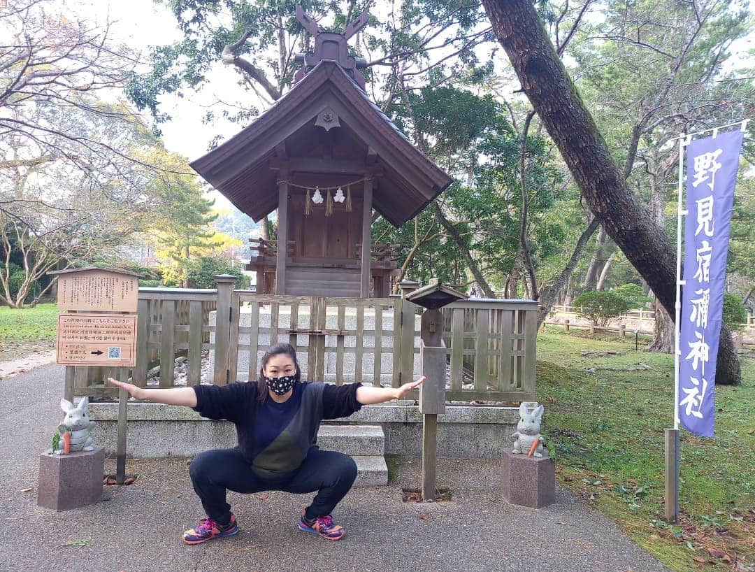 ぢゃいこさんのインスタグラム写真 - (ぢゃいこInstagram)「⛩️☁️💓💪 #出雲大社　#稲佐の浜　#野見宿禰神社 #出雲　#島根 #筋肉　#マッスル　#肉体改造　#筋肉女子　#筋トレ女子」12月1日 14時37分 - dyaimeshi