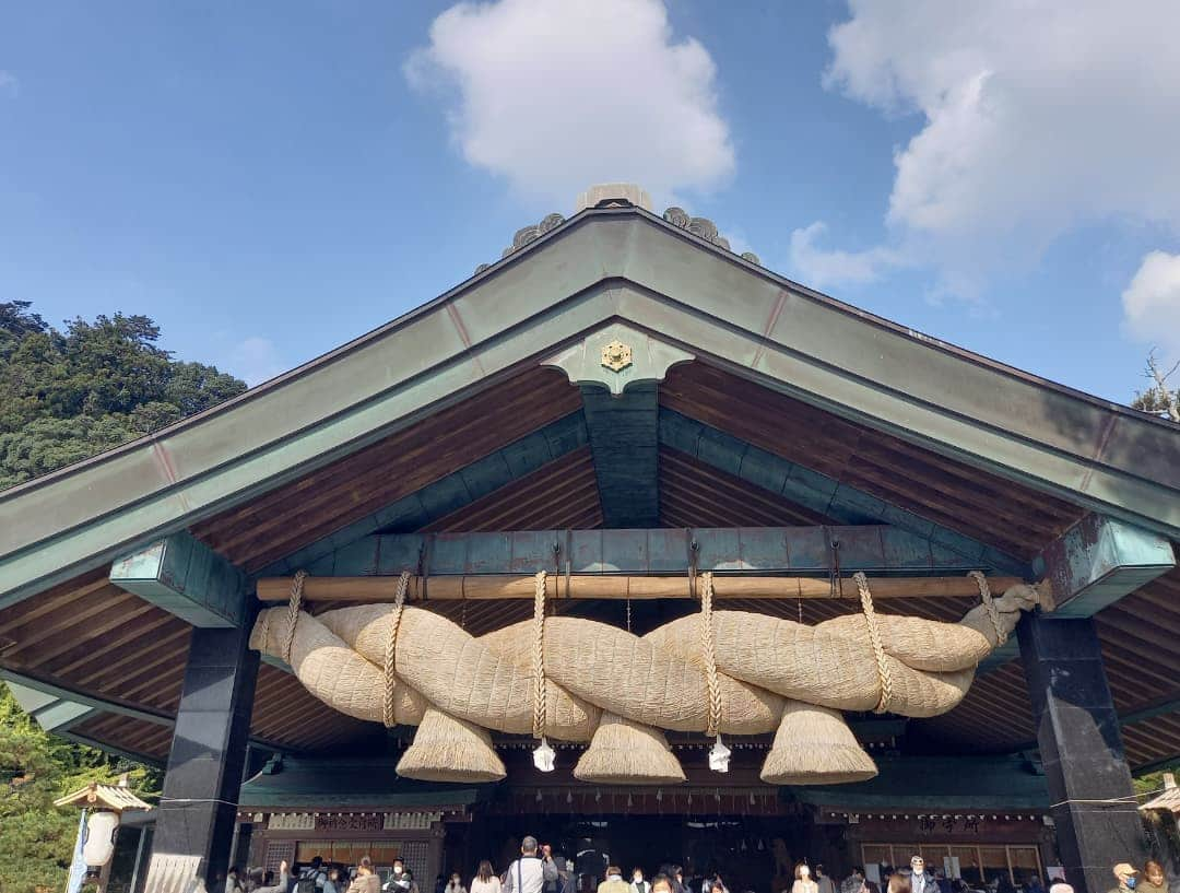 ぢゃいこさんのインスタグラム写真 - (ぢゃいこInstagram)「⛩️☁️💓💪 #出雲大社　#稲佐の浜　#野見宿禰神社 #出雲　#島根 #筋肉　#マッスル　#肉体改造　#筋肉女子　#筋トレ女子」12月1日 14時37分 - dyaimeshi