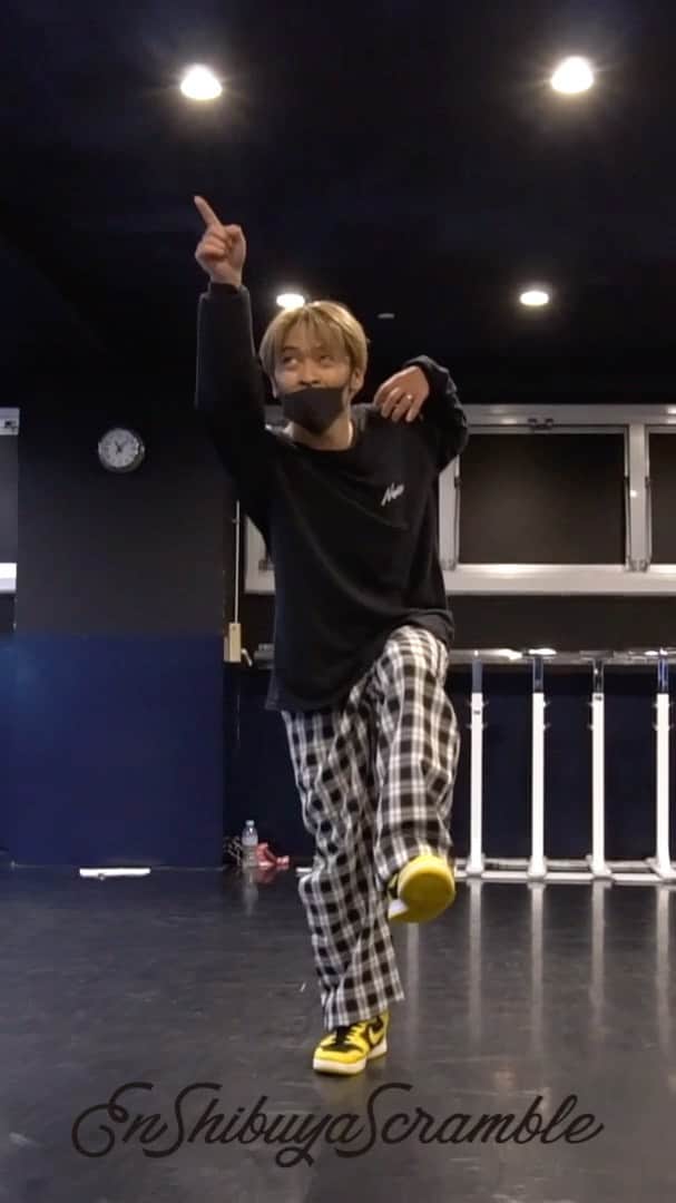 Show-heyのインスタグラム：「| Artist/マカロニえんぴつ Song/なんでもないよ、 Studio/ @endancestudio scramble Choreo/ @showhey198366   この曲好きだわぁー  コメントお待ちしてますw」