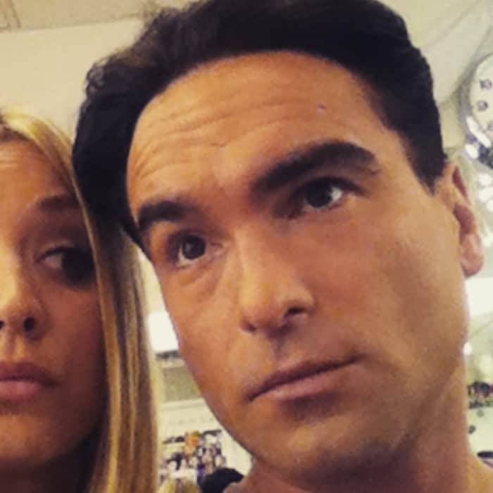 ジョニー・ガレッキのインスタグラム：「Happy belated 48th birthday to my / worldwide adored, Mooks. @kaleycuoco」