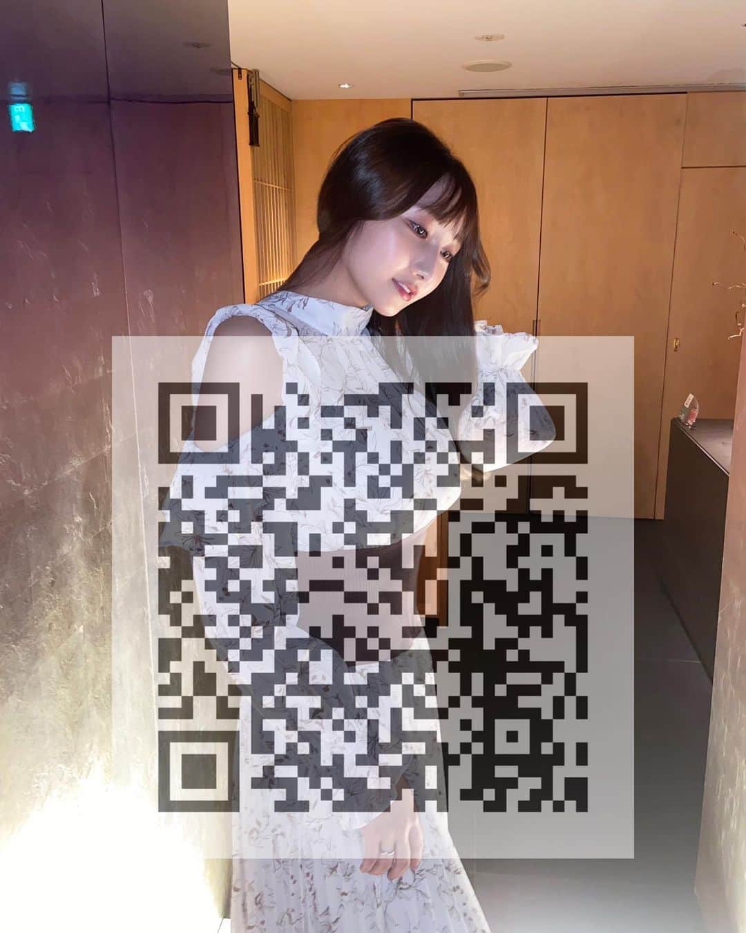 辻りりささんのインスタグラム写真 - (辻りりさInstagram)「. お友達が脱毛サロンをオープン ️ 公式LINEを登録して私の ...