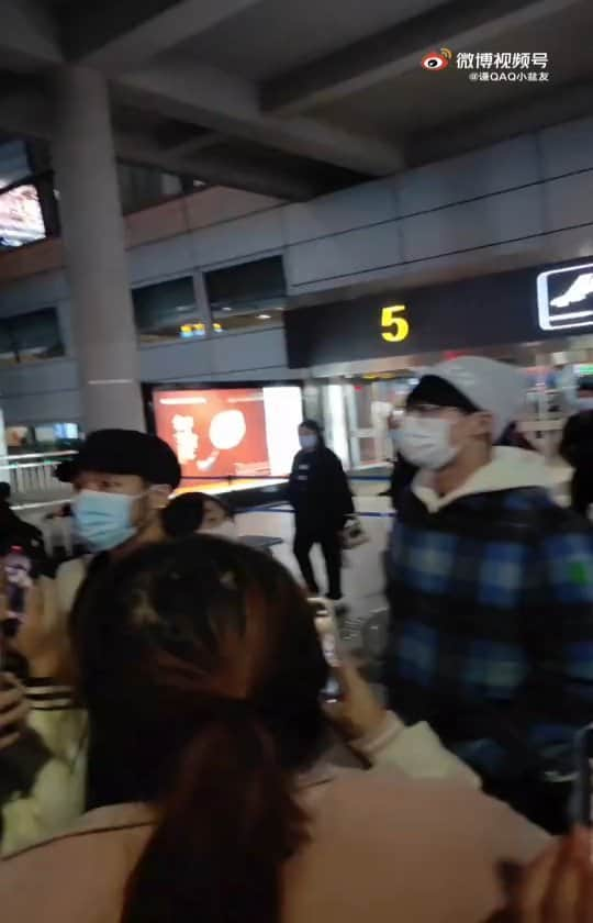 シェン・ユエ（Dylan Wang & Shen Yue）のインスタグラム：「#DylanWang arrival at Changsha」