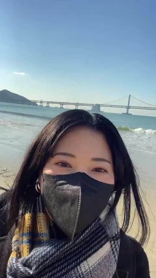 鍛治麻衣子のインスタグラム：「海が綺麗🥺」