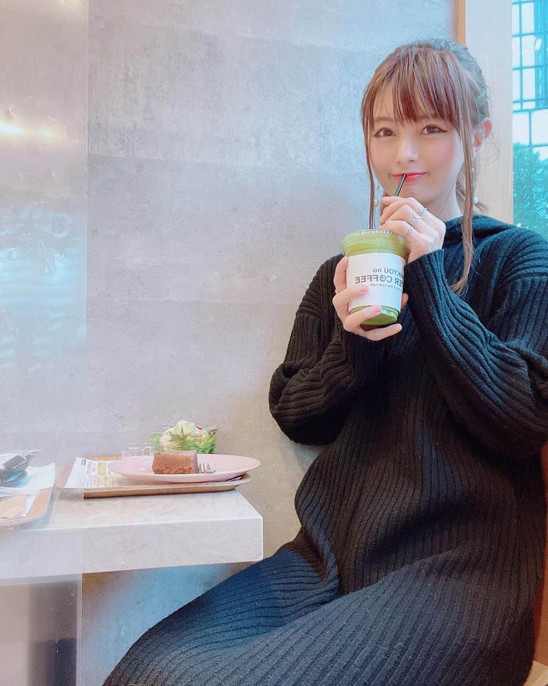 satomiさんのインスタグラム写真 - (satomiInstagram)「🧈☕️ ・　  ハマってるカフェ☕️ ・ SAIKYOU no BUTTER COFFEE→（@saikyounobuttercoffee）☕️ ・ 今日は打ち合わせで神谷町店へ💕 ・ 甘いもの飲みたい気分なので最強のバター抹茶ホワイトショコラ🍫 ・ コーヒー以外も紅茶もあるのでコーヒー苦手な人にもいいよね( ˶ˆ꒳ˆ˵ ) ・ 神谷町店はサンドが夕方には売り切れちゃうほど人気！無事最後の1個買えた😮‍💨 ・ ここはメニュー全てグルテンフリーでローカーボ！ダイエット中でも安全安心の最強スイーツ😎🍰 ・ 週1で通ってるけど最近、お腹の調子もいいし何より食べる量減りました！お仕事の効率もアップ⬆️バリキャリ目指します！笑 ・  「この投稿を見て来店していただいた方は、私の投稿画面を会計時に提示をするとバターコーヒーが150円引きになります！」 ・ ※都内全店(池袋店、代々木店、神谷町店)で適用可（2021年最終営業日まで） ・ #sponsored #最強のバターコーヒー #バターコーヒー #ダイエット #脂肪燃焼 #SAIKYOUnoBUTTERCOFFEE #神谷町カフェ  #カフェ  #カフェ巡り  #カフェ活 #神谷町グルメ #グルテンフリー #ローカーボ #サラダランチ #スイーツ女子」12月2日 10時30分 - saatoomii47