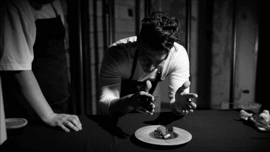 Paul Octaviousのインスタグラム：「A video I directed alongside @reelfilm for @esme_chicago, one of the most recent gems in Chicago’s culinary scene with Chef @jennertomaska at the helm.   When they came to me asking for a dramatic black and white video with food, my eyes lite up!   We shot this video in restaurant before the kitchen was built, was a blast seeing the now beautiful space in person!  Thank you for letting me be part of your story!」