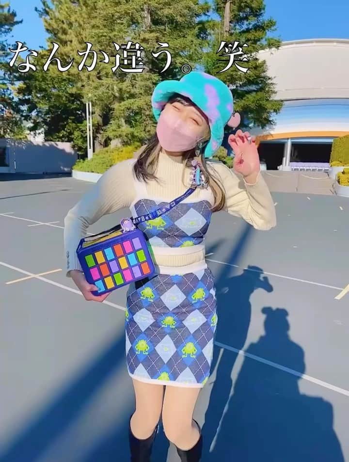 中島奈津希のインスタグラム：「👩🏻🔁👾 ⁡ ⁡ ⁡ ⁡ 前回がシーだったからなんだか久しぶりのランドな気がしちゃう🤭 ⁡ ⁡ ⁡ ⁡ ⁡ ということで、、、 へーーーーーーんしん👩🏻🔁👾 【#変身ディズニーバウンド その151】 ⁡ ⁡ ⁡ ⁡ ⁡ さっきの投稿ですでに分かった子が たくさんいて嬉しい😍😍 ⁡ ⁡ ⁡ ⁡ ⁡ 今回は、少し前に発売された #モンスターズインク の #サリー と#マイク のバケハに どうしても合わせたかった マイク柄のニットセットアップ🤭💜💙💜💙 ⁡ セットアップは、 お姉(@nakajima_ayano )とお揃い やっと着られたの🥺💙 ⁡ ⁡ ⁡ ⁡ ⁡ ⁡ 最後に恐怖の足音やろうとしたけど、 朝でノロノロ足音になってしまった😀笑 ⁡ ☁️☁️☁️☁️☁️☁️☁️☁️☁️☁️☁️☁️☁️☁️ #disneysisters_jp ←#中島姉妹 ディズニーまとめ👭🏻 @nakajimasisters_jp ←中島姉妹アカウントできました👭🏻 #東京ディズニーランド　 #ディズニーバウンド　 #モンスターズインク#monstersinc」