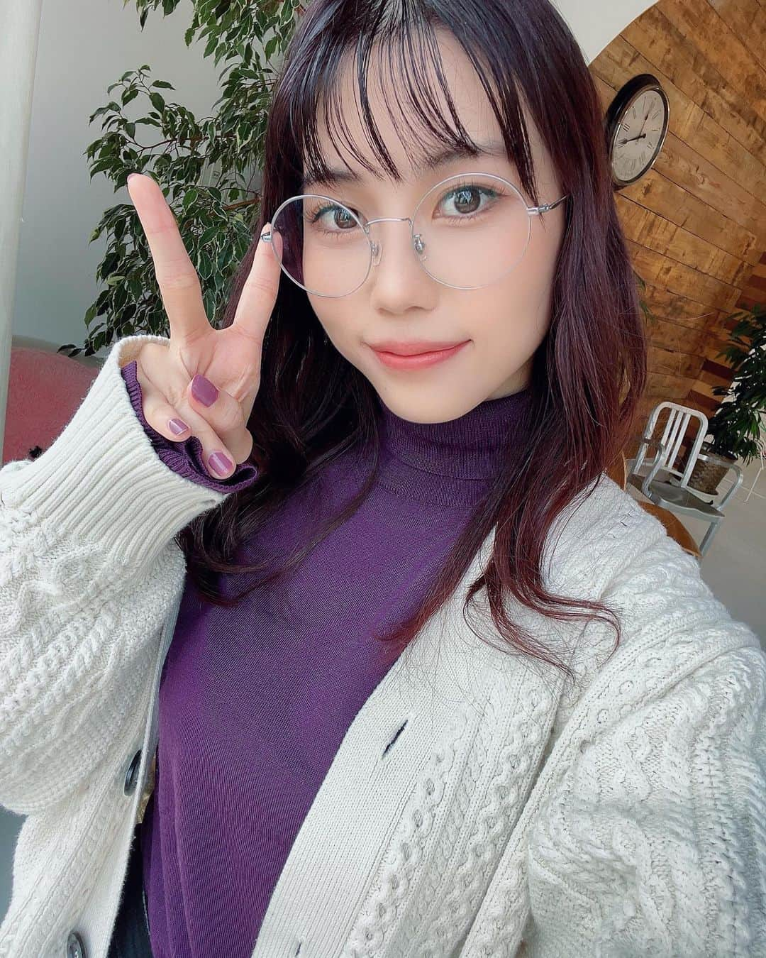 伊織いおさんのインスタグラム写真 - (伊織いおInstagram)「👓💜 . . . .  #グラビア#グラビアアイドル#インスタグラビア#グラドル#グラドル自画撮り部#自撮り#私服#水着#ヘアアレンジ#写真#写真好きな人と繋がりたい#photo#被写体#撮影会#撮影#ファッション#좋아#셀#팔로우#오오티디#instagood#instadaily#selfienation#me」11月8日 20時35分 - iocos69