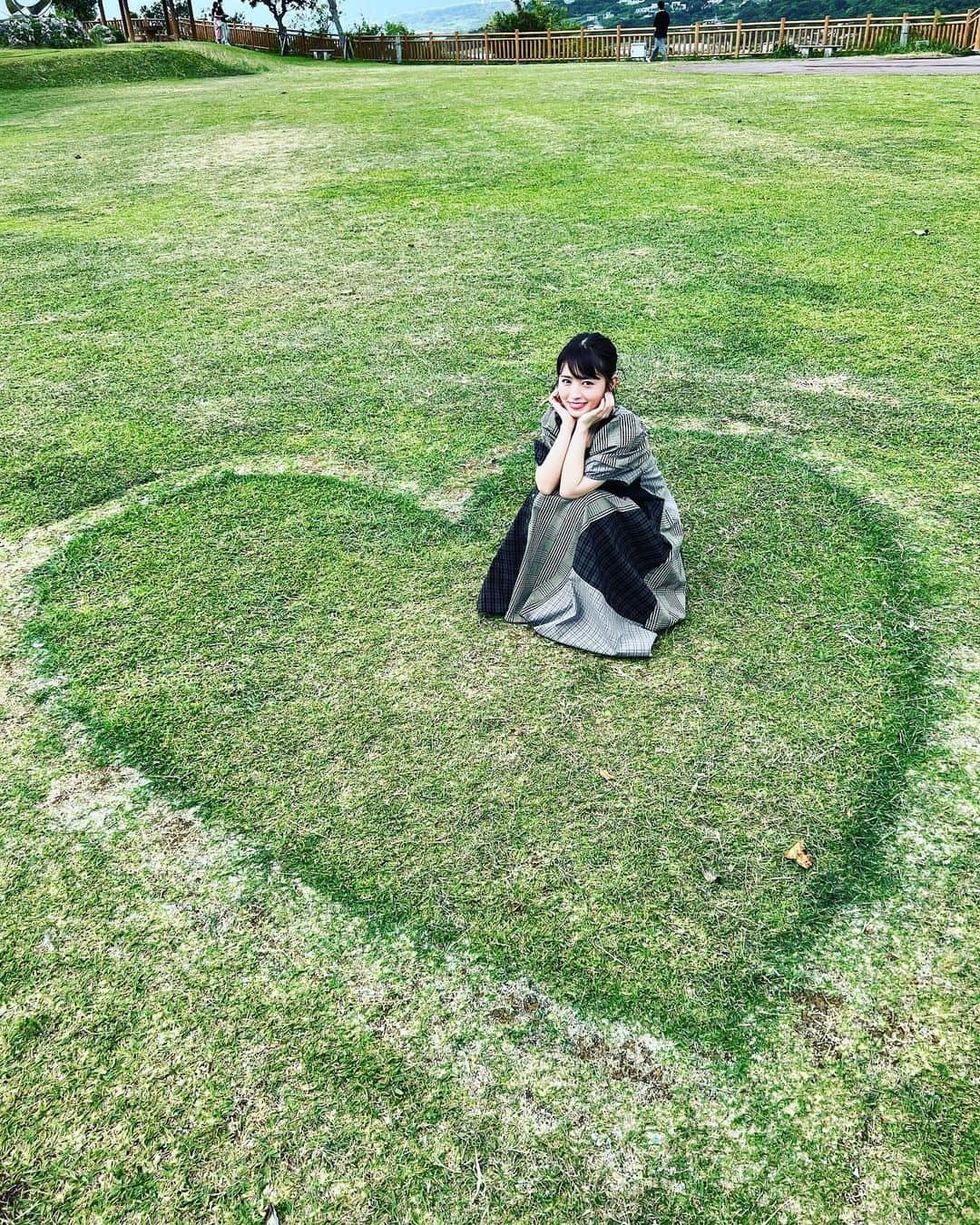 逢田梨香子のインスタグラム：「知念岬公園♡ ハートの溢れるまち。  #沖縄」