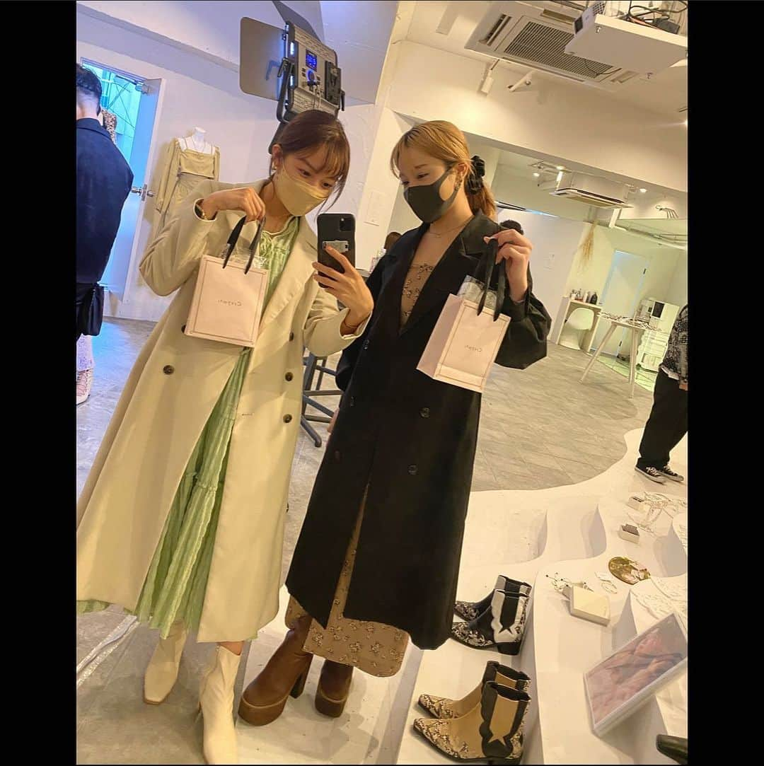 黒木ひかりのインスタグラム：「お買い物って楽しいよね👗💕🛍.｡o」