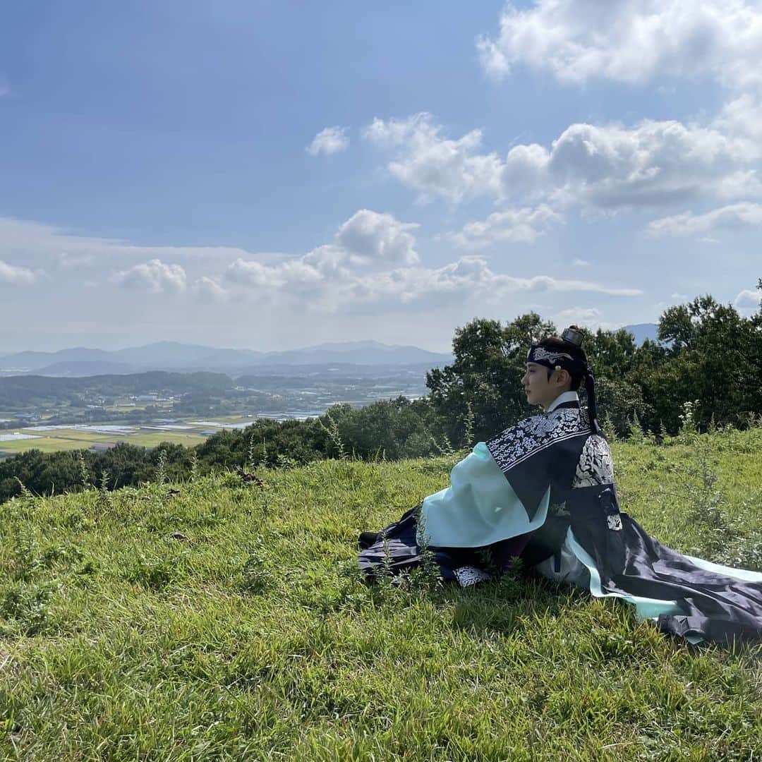 パク・ウンビンさんのインスタグラム写真 - (パク・ウンビンInstagram)「#연모 하는 날~😘 #TheKingsAffection 📺 #KBS2TV 🕤💙 #NETFLIX 🕦❤」11月8日 13時16分 - eunbining0904