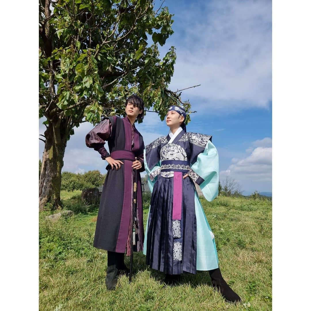 パク・ウンビンさんのインスタグラム写真 - (パク・ウンビンInstagram)「#연모 하는 날~😘 #TheKingsAffection 📺 #KBS2TV 🕤💙 #NETFLIX 🕦❤」11月8日 13時16分 - eunbining0904