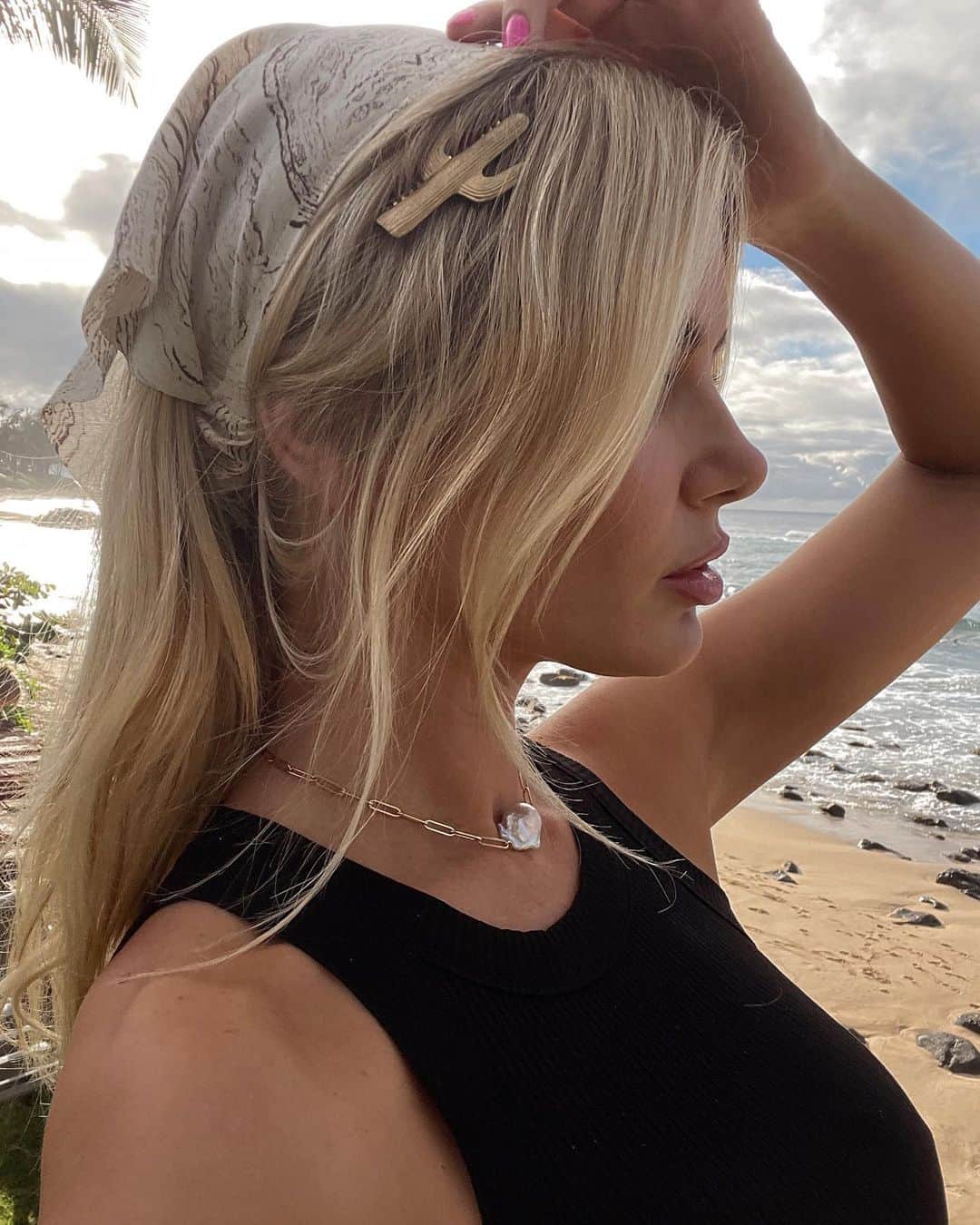Amber Fillerup Clarkのインスタグラム：「Annnd hair 🌵」