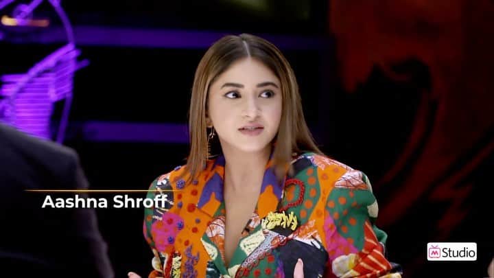 Aashna Shroffのインスタグラム：「Myntra Fashion Superstar, Season 3 - 3 DAYS TO GO!💥  So excited to be part of the panel for the coolest fashion reality (“fashionality”, as we call it 😉) show this season, as we look for India's Next Best Fashion Influencer!  12 handpicked social media creators battle in this 8 part series for the title of Myntra Fashion Superstar!  Tune in from the 11th of November on #MyntraStudio on the @Myntra app and @voot to find out who bags the title this year!✨  ad  @myntrafashionsuperstar #MFSIwearMyStory #MyntraFashionSuperstar #MyntraStudioOriginals #MyntraStudio」