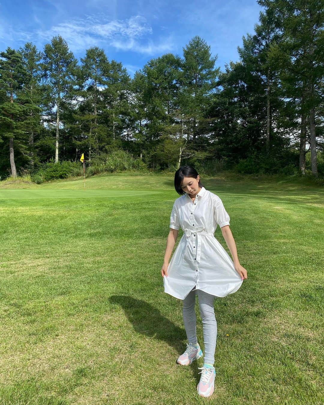 芹那さんのインスタグラム写真 - (芹那Instagram)「先日 キッズゴルフの インストラクターとして 軽井沢へ行ってきたよ🤍 @kidsgolfclubofficial  #snaggolf  のインストラクターの資格を取ったんだぁ😚💓💕  YouTubeに 芹那先生の姿載せました🤗 だーいすきな 子どもと触れ合えるお仕事ができて とっても嬉しいです🤍 大学で 児童文学や発達心理学に 教職もとっていたけれど 卒業して芸能の道を選んだので なかなか子どもに関わること できていなかったの  なので念願のお仕事☺️💕💓 もっともっと 子どもたちと触れ合える時間 作りたいと思っています😌  ゴルフウェア可愛い🥳 ALL @pumagolf  @pumajapan  #ゴルフ女子 #アース製薬 #ナナプラス #朝日ゴルフ #ブリヂストンスポーツ #サニーカントリークラブ #オレンジハートリボン」11月8日 16時48分 - serinaofficial