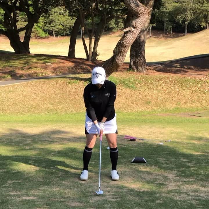 佐伯三貴のインスタグラム：「正面アイアンショット スローです😊  8アイアン  ノーマルショット⛳️  参考にしてみてください❣️」
