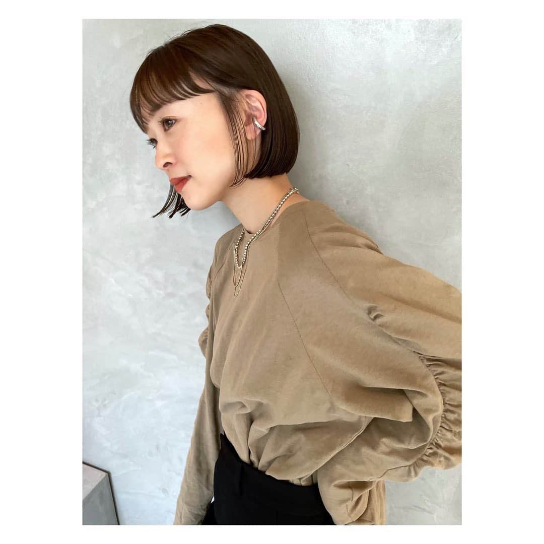 野尻美穂のインスタグラム：「よねヘア〜 また短くなった😌 2ヶ月ぶりにカラーしてもらって生き返りました🧚‍♀️ よねちゃんともYouTubeで何かやりたいんだけど、何が良いかなぁ💇‍♀️🧝‍♀️👰‍♀️🦹 #唇怪我してるw」