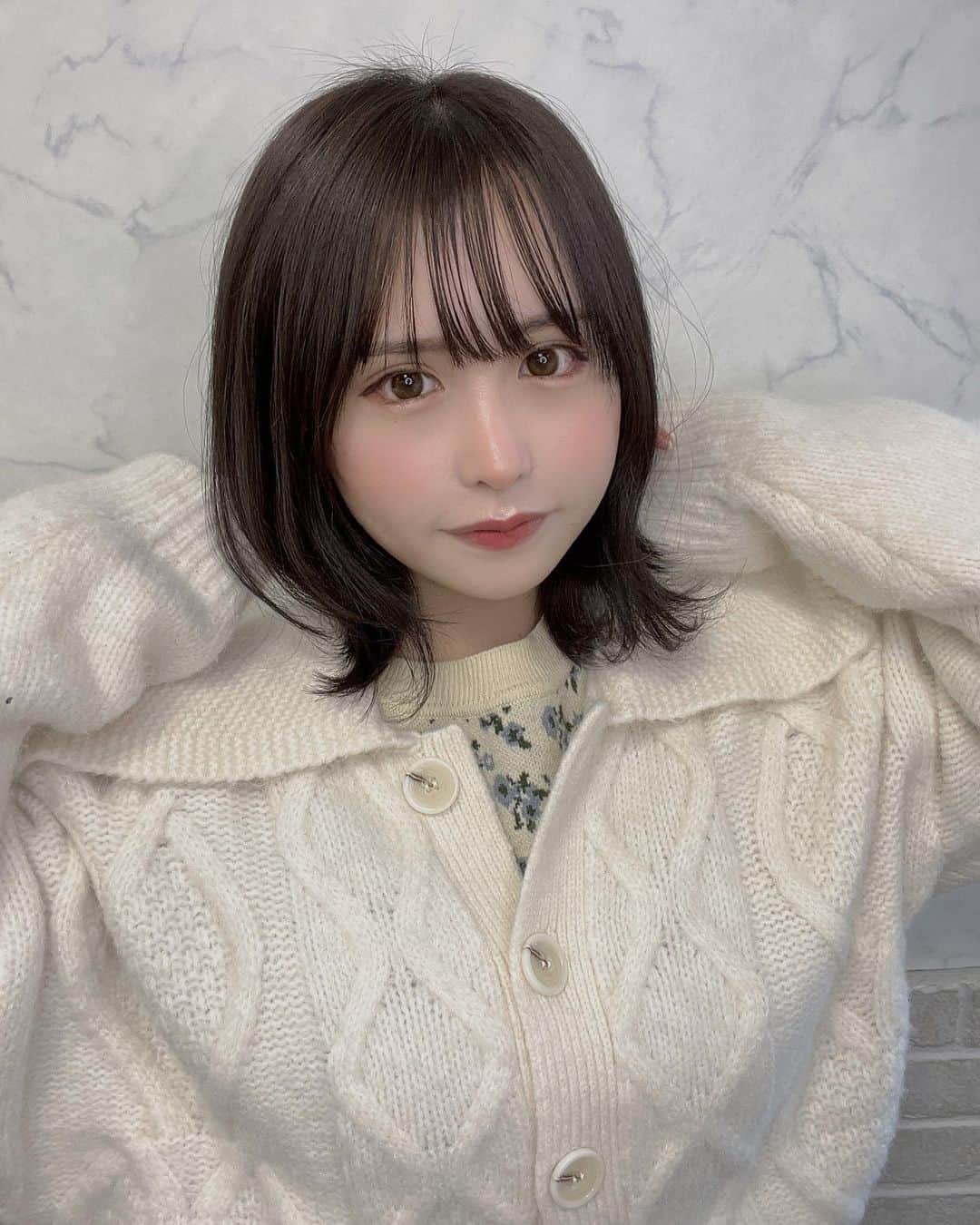 日向すずさんのインスタグラム写真 - (日向すずInstagram)「エクステ取りました‪‪❤︎‬  そして、安定のグレージュです. ꙳ ⢁ᐧ ᐧ 久しぶりの短いのどうですかね？？  私はやっぱりボブが落ち着きますᐡɞ̴̶̷ ̫ ɞ̴̶̷ᐡ‪  アンククロス渋谷店 まさきくん @masaki_ankhcross いつもありがとう🧚‍♂️」11月8日 19時40分 - osuzudashi_