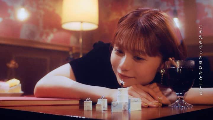 足立佳奈のインスタグラム：「MV公開したよー❤️ 新曲「This is a Love Story」  みんなみてくれたかなぁー？？」