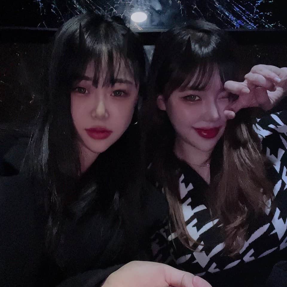hyeriのインスタグラム：「티키타카친구야 널만나면 마음이편해져」
