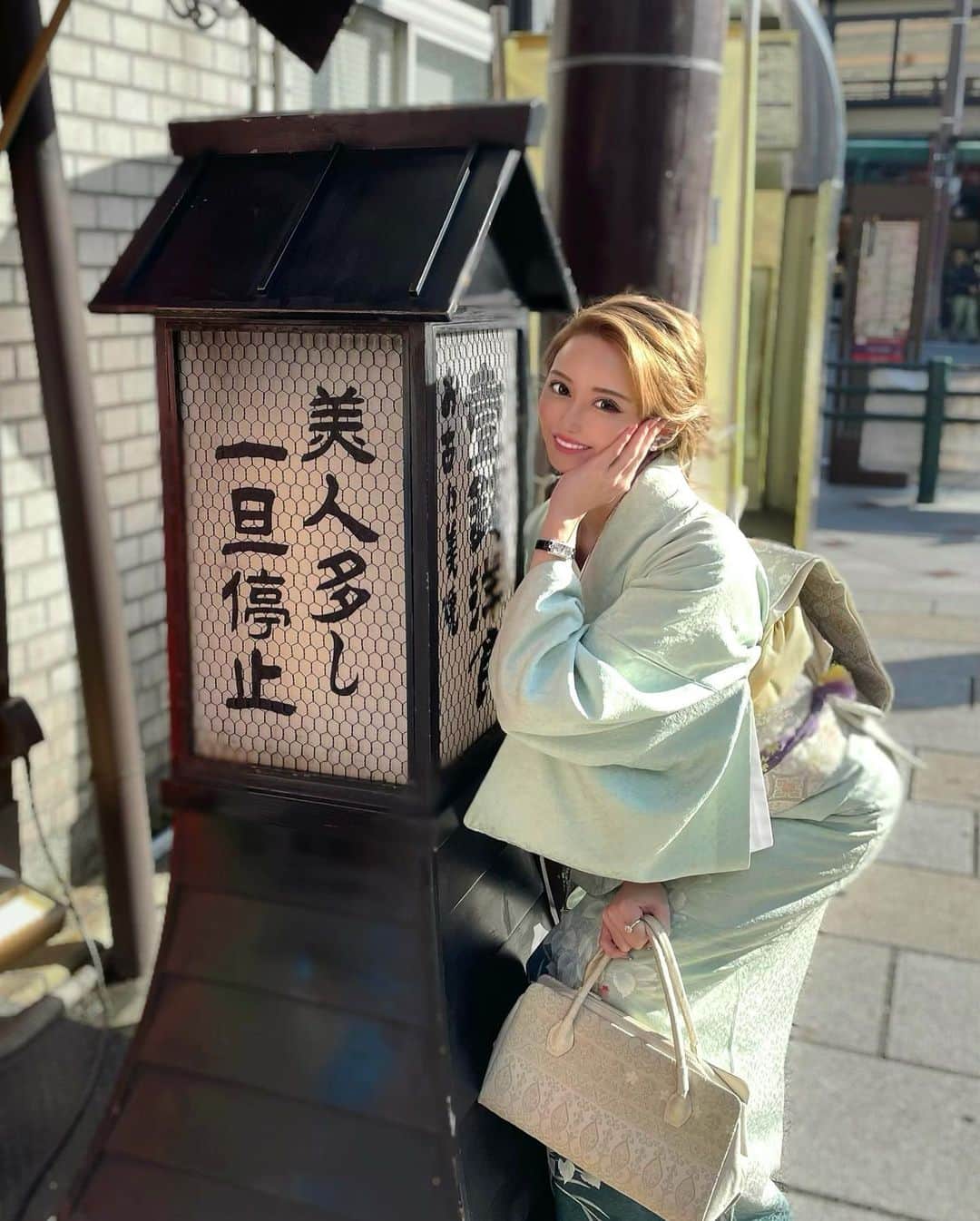 ほずにゃむさんのインスタグラム写真 - (ほずにゃむInstagram)「京都いってきたにゃ🐈‍⬛🐾😸 . #着物」11月8日 23時50分 - hozunyam0818