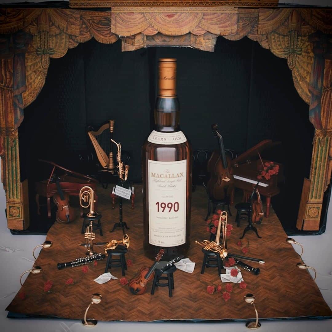 The Macallanのインスタグラム：「Introducing The Macallan Fine & Rare 1990 vintage. The first year of the 1990s brought considerable progress at home, abroad and beyond. The Royal Concert Hall in Glasgow opened to rapturous applause, Germany voted for reunification and news of the release of Nelson Mandela was greeted with celebrations across the globe. Meanwhile, the Hubble Space Telescope advanced our understanding of the universe as never before. In every sense, in 1990, the spirit of the age was looking up. ​  Co-directed by Tim Walker and Tony Ivanov. Styling by Tamsin Scott. ​  Crafted without compromise. Please savour The Macallan responsibly.​  #TheMacallan #FineandRare」