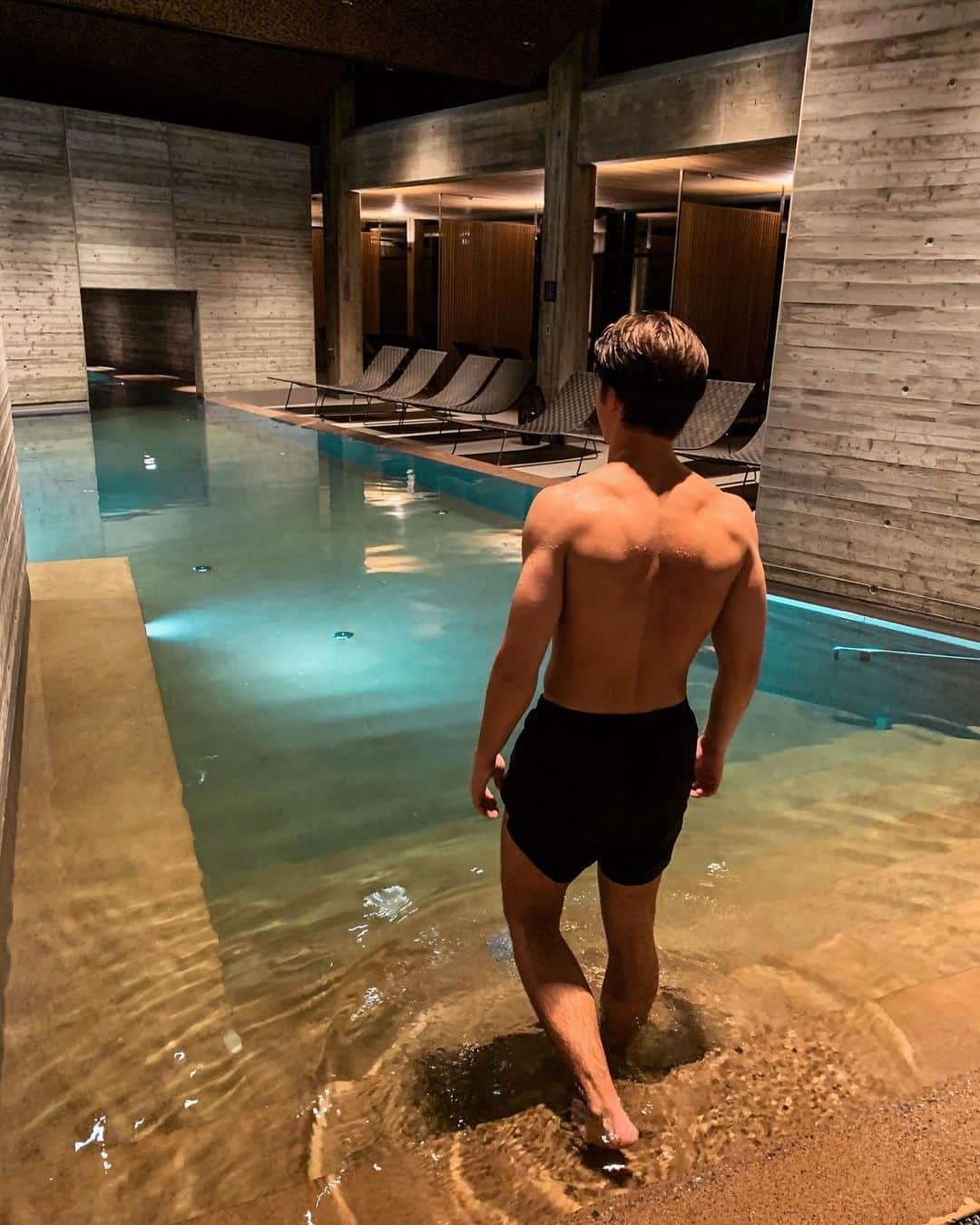 イリヤ・ソロミンさんのインスタグラム写真 - (イリヤ・ソロミンInstagram)「Don’t Forget To Relax & Recover 🙌🏽   #yasuragi #yasuragihasseludden #relaxation #recover #spa」11月9日 2時02分 - illyasolomin