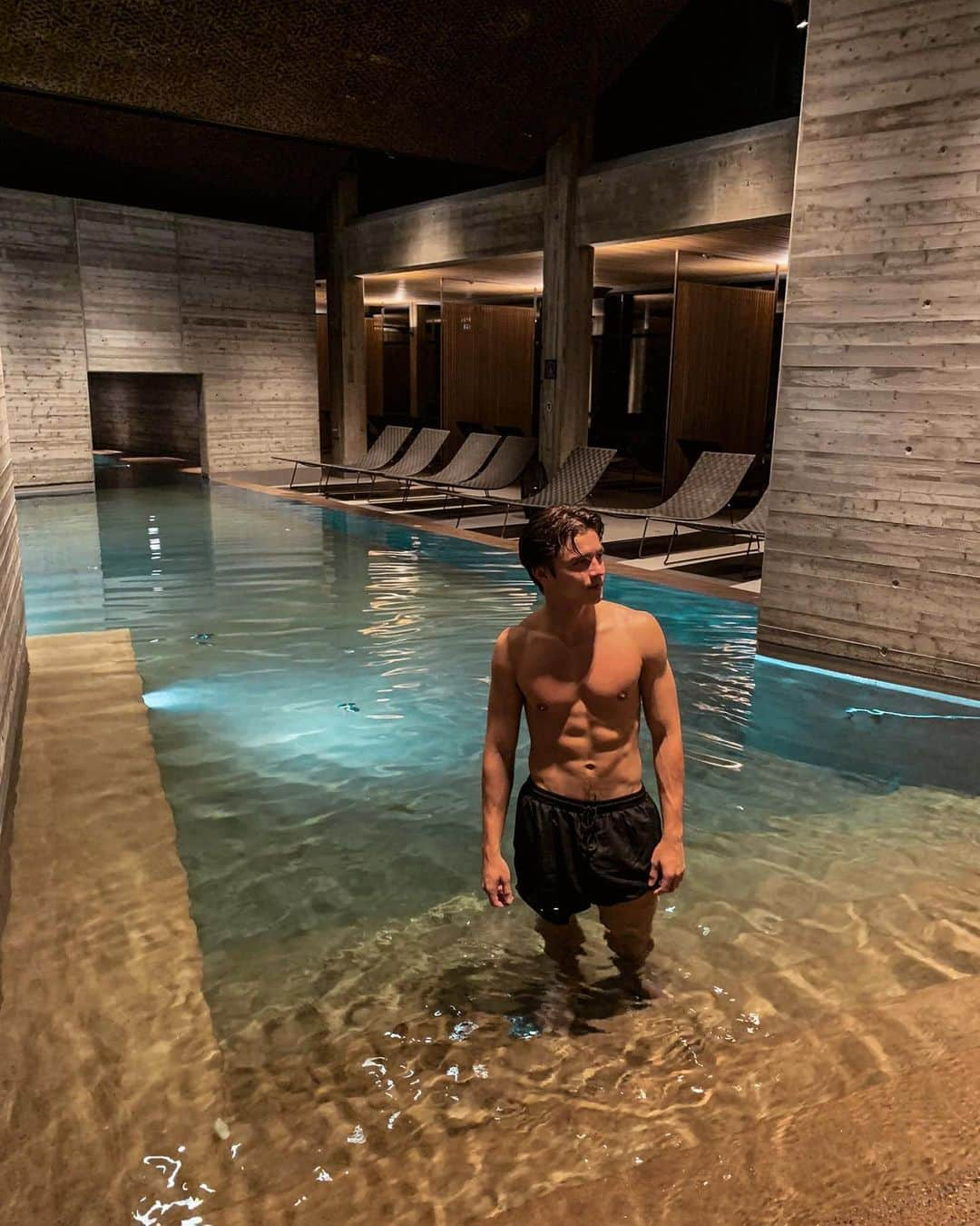 イリヤ・ソロミンのインスタグラム：「Don’t Forget To Relax & Recover 🙌🏽   #yasuragi #yasuragihasseludden #relaxation #recover #spa」