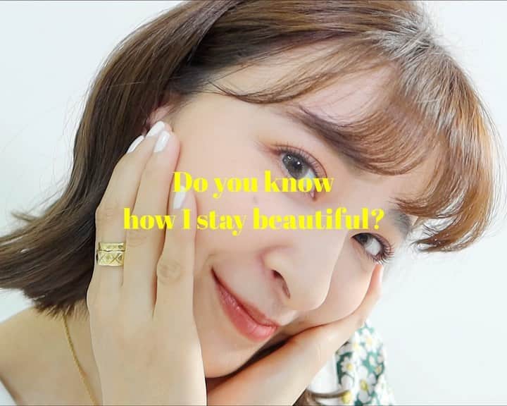 Kerinaのインスタグラム：「雙11來了～～ 過去每年到這時候我都超慌張 最後一天才在那亂買😂 今年學乖了，11月一到就開始列清單 看看有什麼是家裡可以一次補貨的🤩  我又要來提醒大家 這是一個買葡萄王晶透雪亮飲的好時機💓  最近到了年底真的忙翻🥲 每天都加班到昏天暗地 回到家孩子們都睡了 只能好好把握週末時光好好陪他們 所以週末幾乎忙到滑手機的時間都沒有🙈 影片裡的愜意畫面是媽媽的美麗的幻想（笑）  不過通常這麼累的時候 我反而會更認真在保養這一塊 每天一瓶葡萄王晶透雪亮飲是基本🥰  除了高單位膠原蛋白之外 還有熊果素、賽洛美、13種蔬果發酵精華 美妍水嫩+順暢環保 喝了三年多了，勤勞喝真的有差～  這次雙11活動只有三天 最低有到58折唷 👉🏻 bit.ly/3q7ftlA 還可以搭配折扣碼「GK111 」再折$111元 結帳又再11% off🔥🔥🔥 可說是一折再折🤣 趕快去搶購>>bit.ly/3kjVIn9」