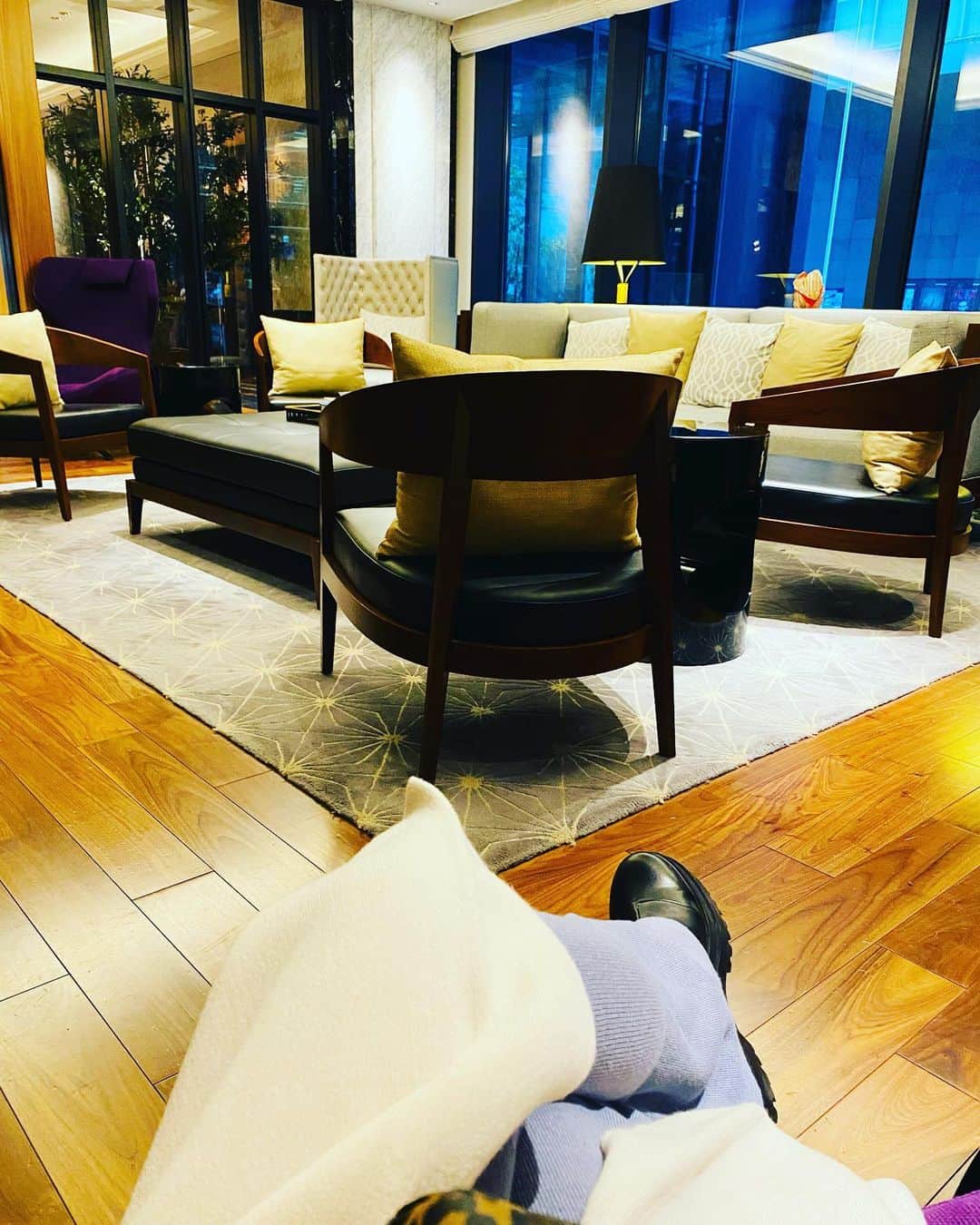 希良梨のインスタグラム：「Meeting   #meeting  #rainingday  #goodvibes #love #japan #taiwan #taipei #simple #nature」
