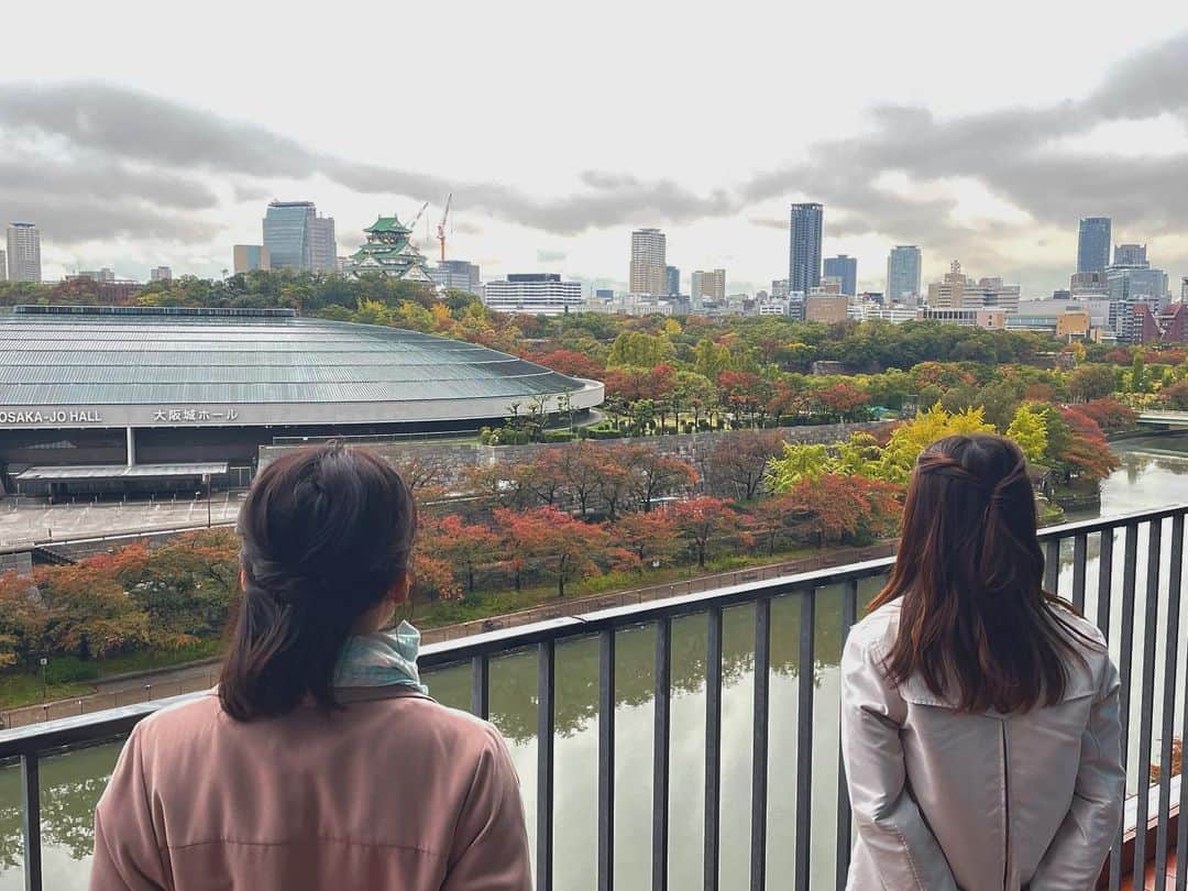 佐藤佳奈さんのインスタグラム写真 - (佐藤佳奈Instagram)「今朝もすまたんお天気担当でした！ ・ 今朝は本降りの雨☔️ ただ、朝のうちに雨は止みます！ 雨が止んでからは風が冷たいので、暖かくしてお過ごしください😌 ・ 大阪城公園も紅葉がすすんできました🍁 ・ ・ #すまたん #すまたんzip  #さかなのギョギョッとらくがき天気」11月9日 7時40分 - kana_sato_sakana